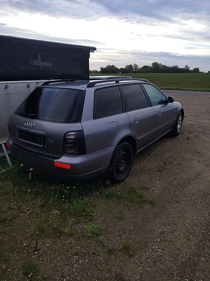 Audi A4 1996 photo 3
