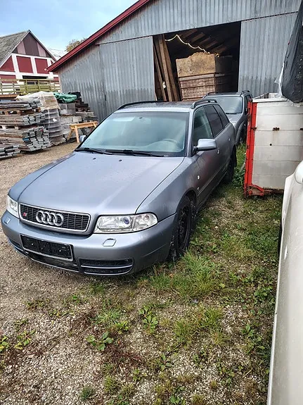 Audi A4 1996 photo 2