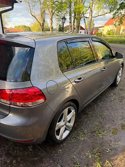 Volkswagen Golf 2011 photo 2