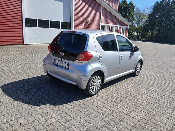 Toyota Aygo 2008 photo 3