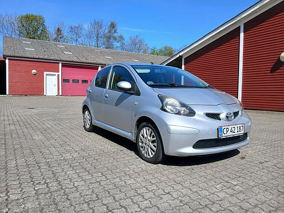 Toyota Aygo 2008 photo 2
