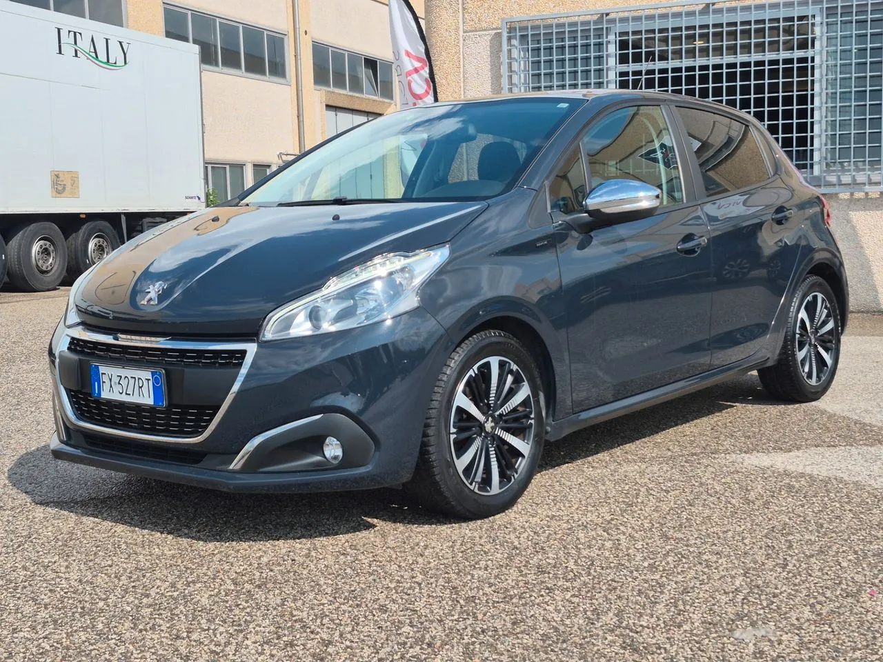 Peugeot 208 2019 photo 3