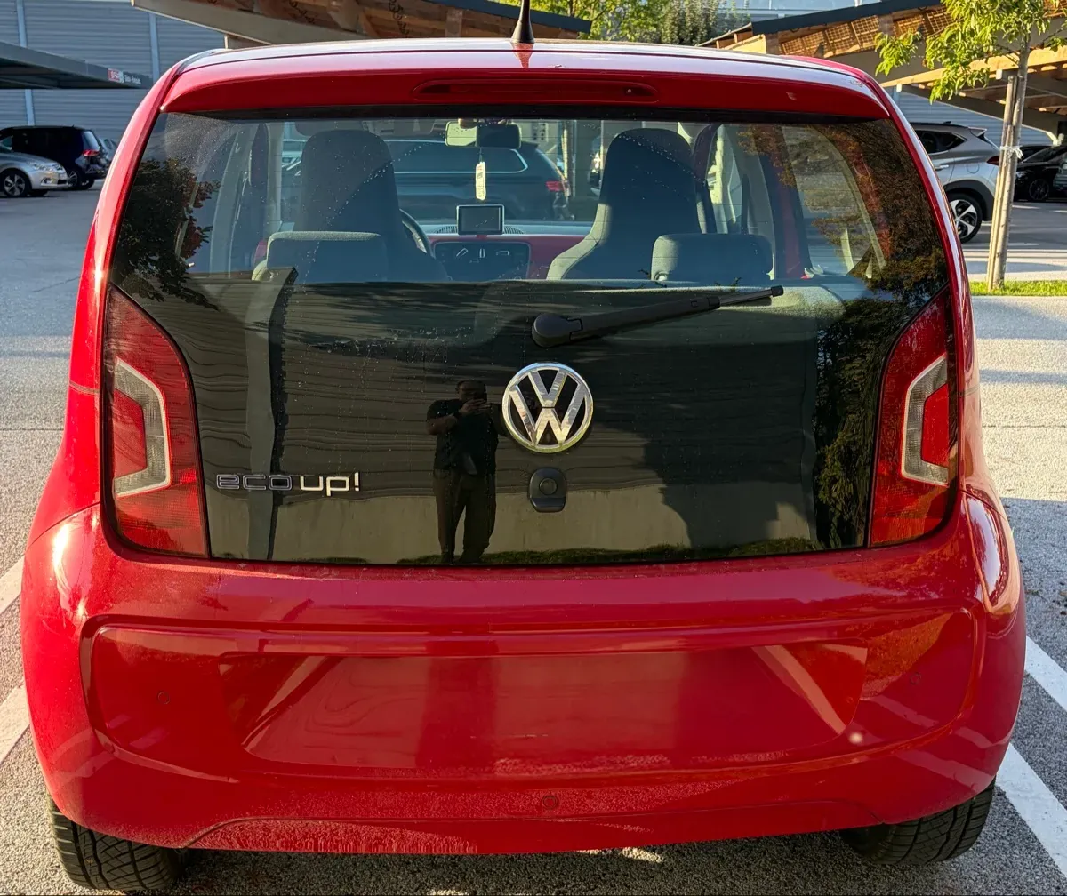 Volkswagen Up 2013 photo 3