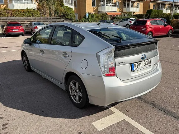 Toyota Prius Plug-In Hybrid 2013 photo 4