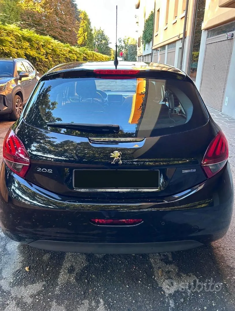 Peugeot 208 2017 photo 2
