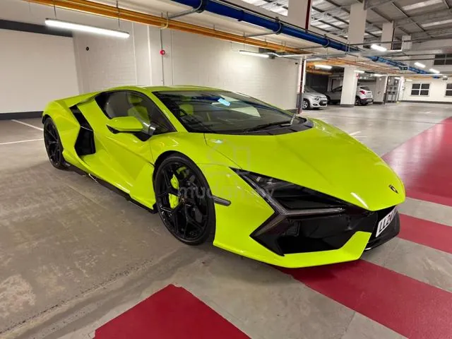 Lamborghini Revuelto