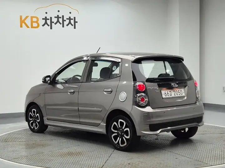 Kia Morning 2010 photo 2