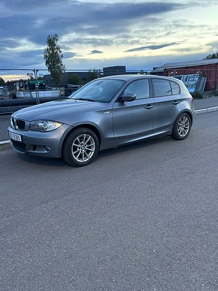BMW 116D 2010 photo 2