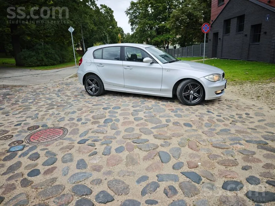 BMW 118 2009 photo 3