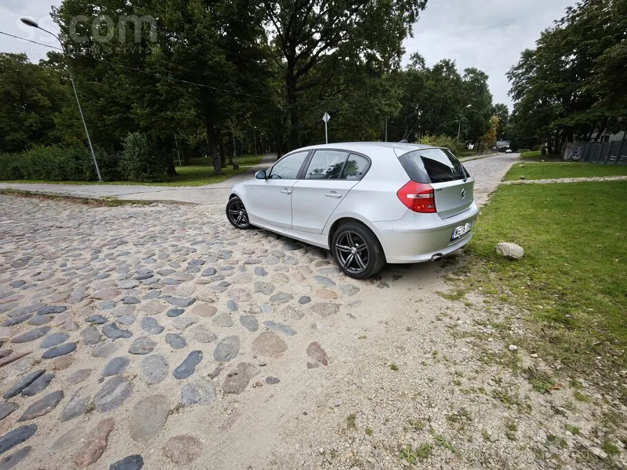 BMW 118 2009 photo 4