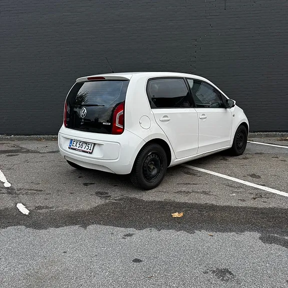 Volkswagen Up 2015 photo 3