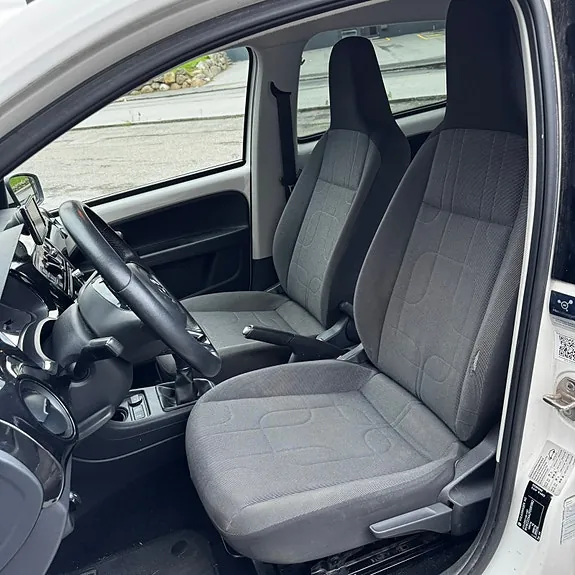 Volkswagen Up 2015 photo 5