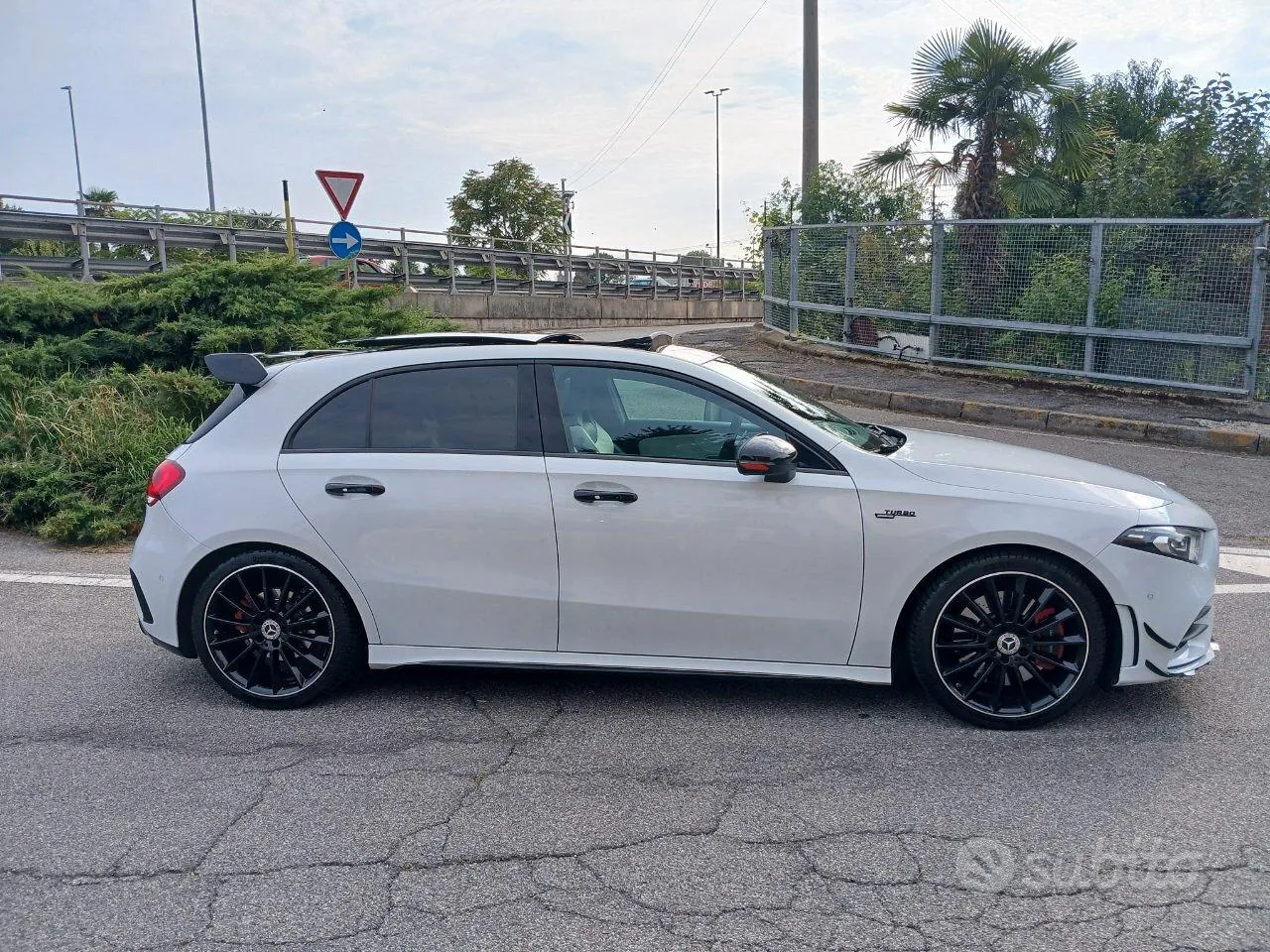 Mercedes-Benz A-Class 2018 photo 3