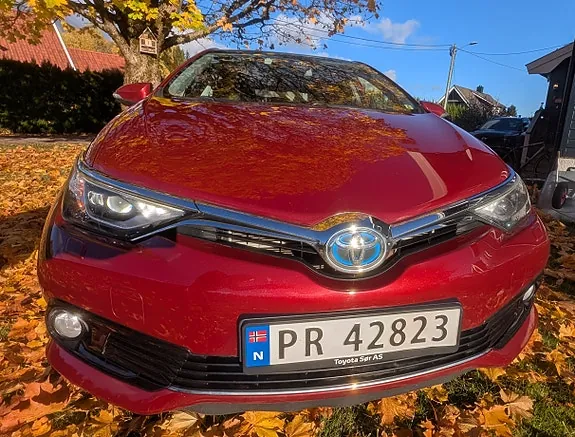 Toyota Auris 2017 photo 2