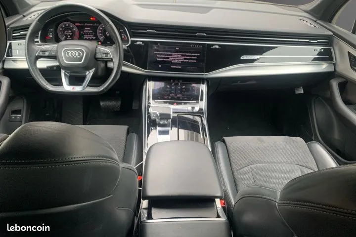Audi Q7 2021 photo 2