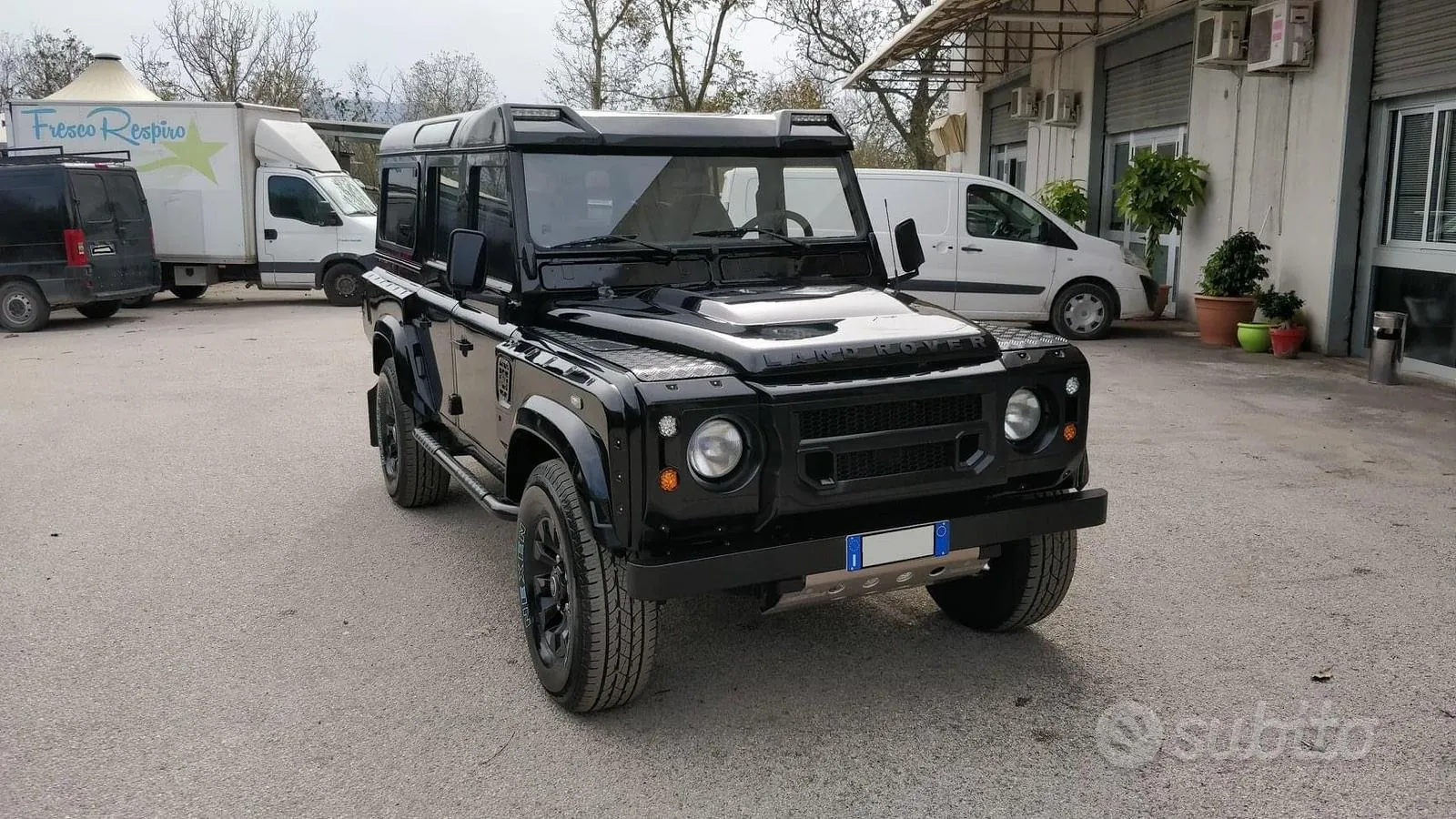 Land Rover Defender