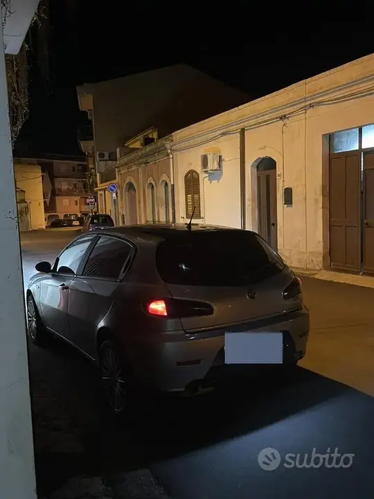 Alfa Romeo 147 2007 photo 2