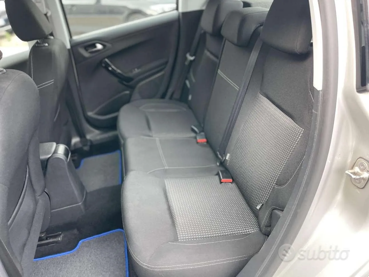 Peugeot E-208 2016 photo 3