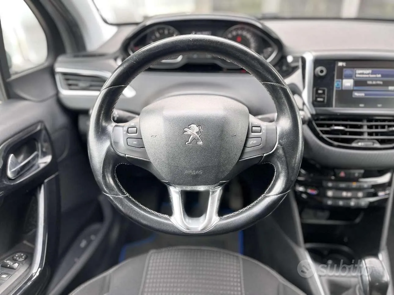 Peugeot E-208 2016 photo 4