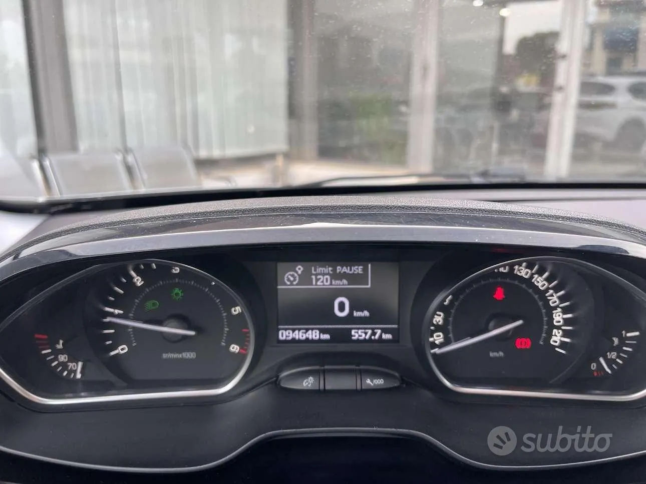 Peugeot E-208 2016 photo 5