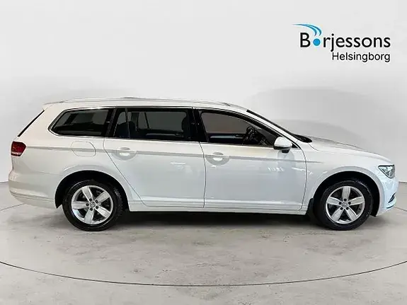 Volkswagen Passat 2018 photo 2
