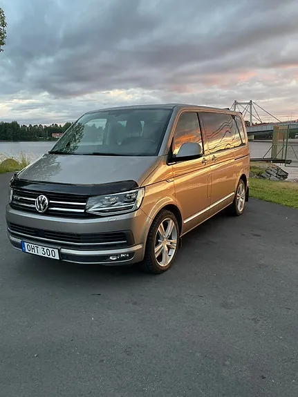 Volkswagen Multivan 2017 photo 2