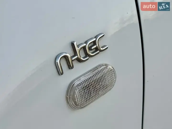 Nissan Qashqai+2 2010 photo 4