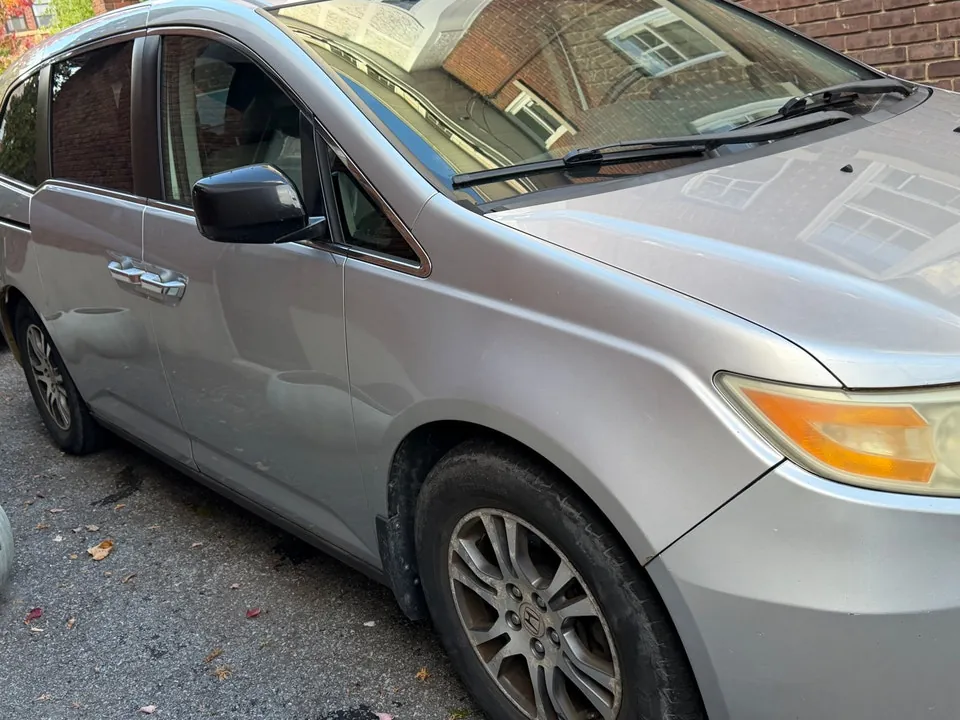 Honda Odyssey 2011 photo 4