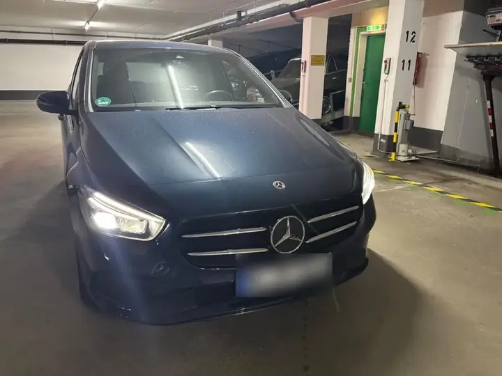 Mercedes-Benz B 200
