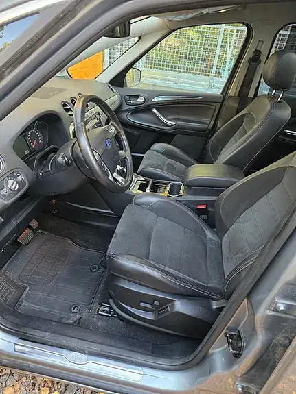 Ford S-Max 2011 photo 3