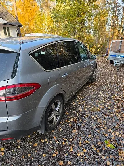 Ford S-Max 2011 photo 2