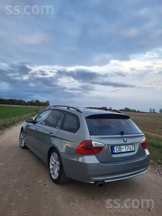 BMW 320 2005 photo 2