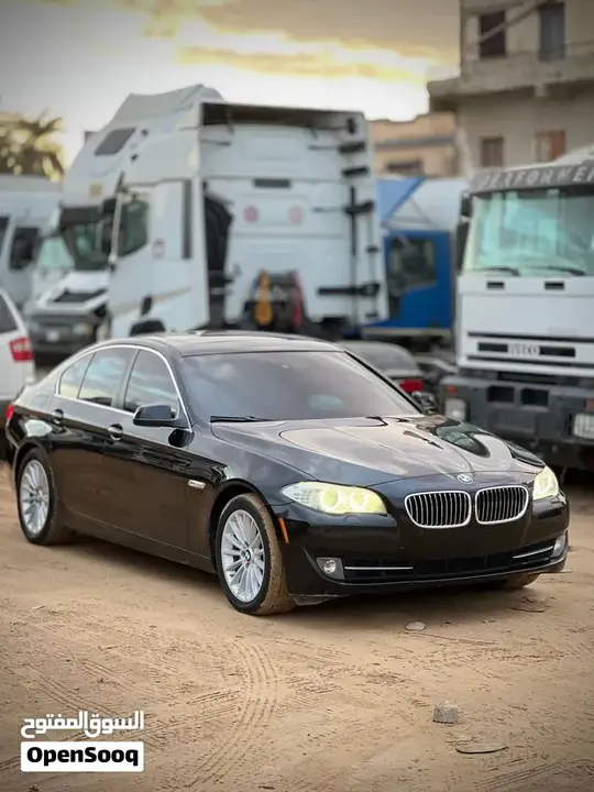 BMW 5 Series 2012 photo 2