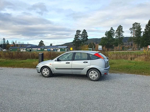 Ford Focus 2004 photo 2