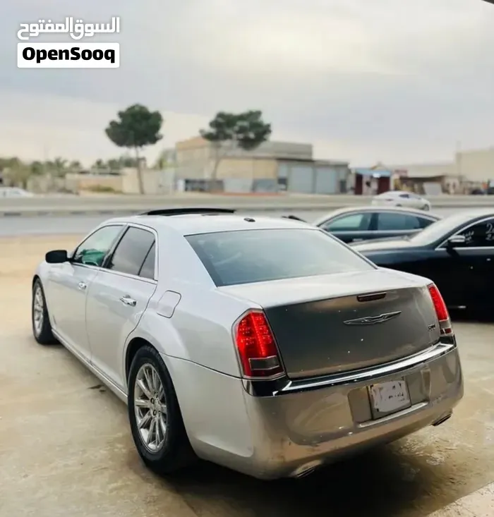 Chrysler 300 2015 photo 2