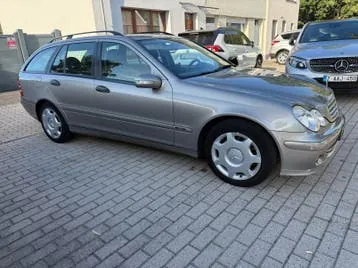 Mercedes-Benz C-Class 2005 photo 3
