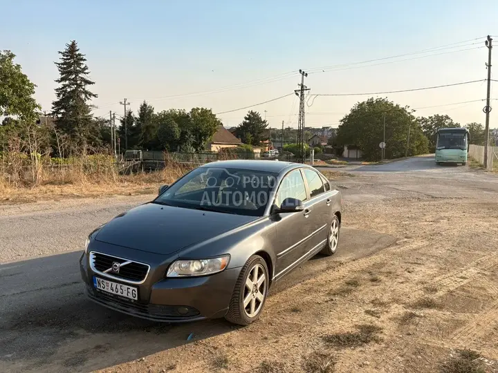 Volvo S40
