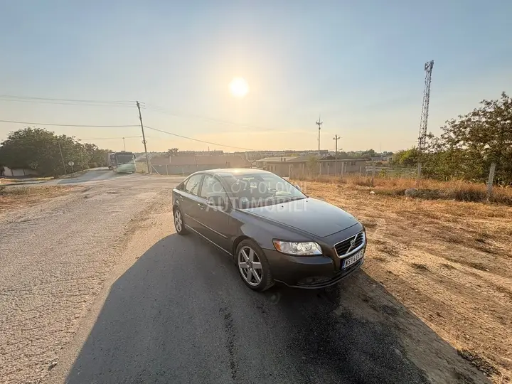 Volvo S40 2012 photo 5