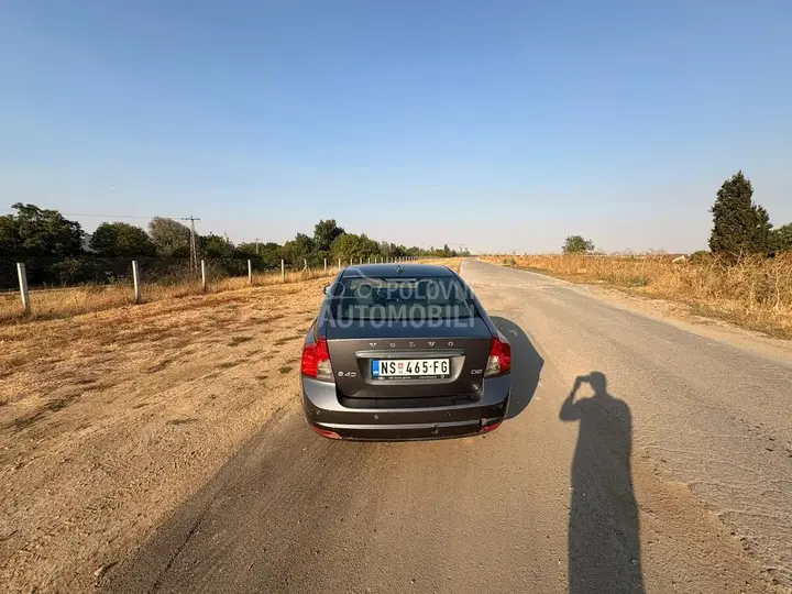 Volvo S40 2012 photo 3