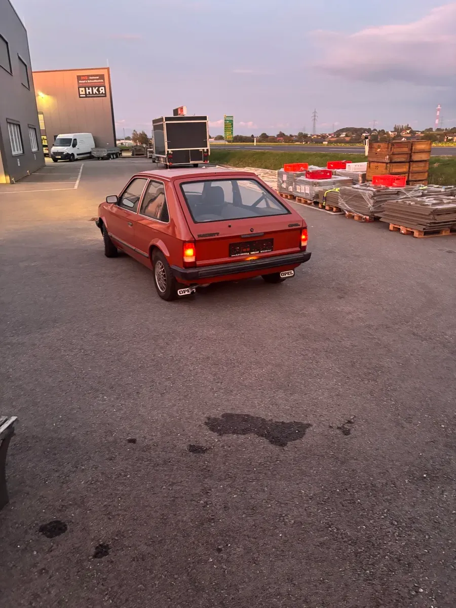 Opel Kadett 1984 photo 3