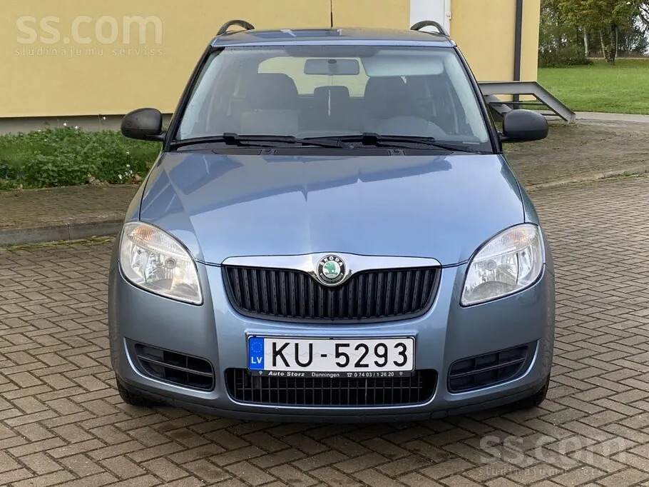 Skoda Fabia 2008 photo 2