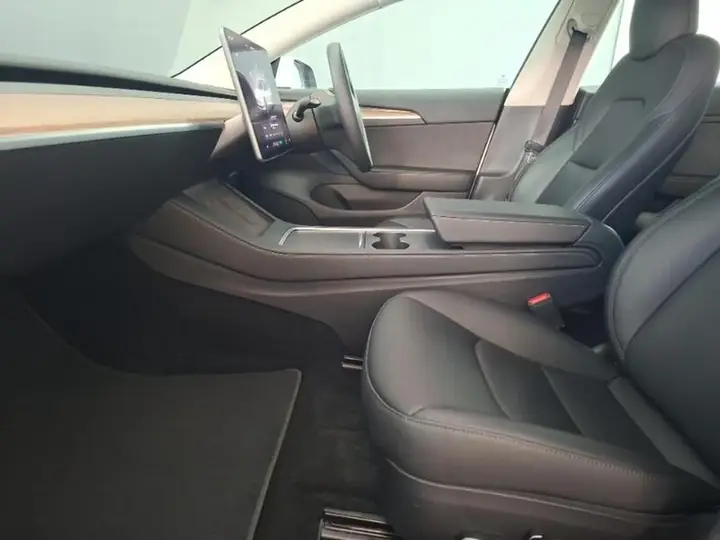 Tesla Model 3 2023 photo 5