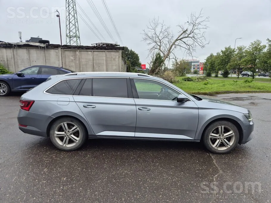 Skoda Superb 2017 photo 5