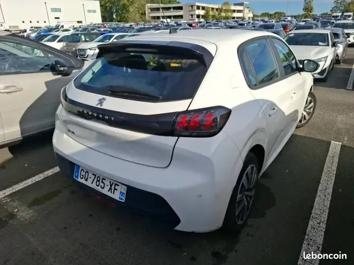 Peugeot 208 2023 photo 2