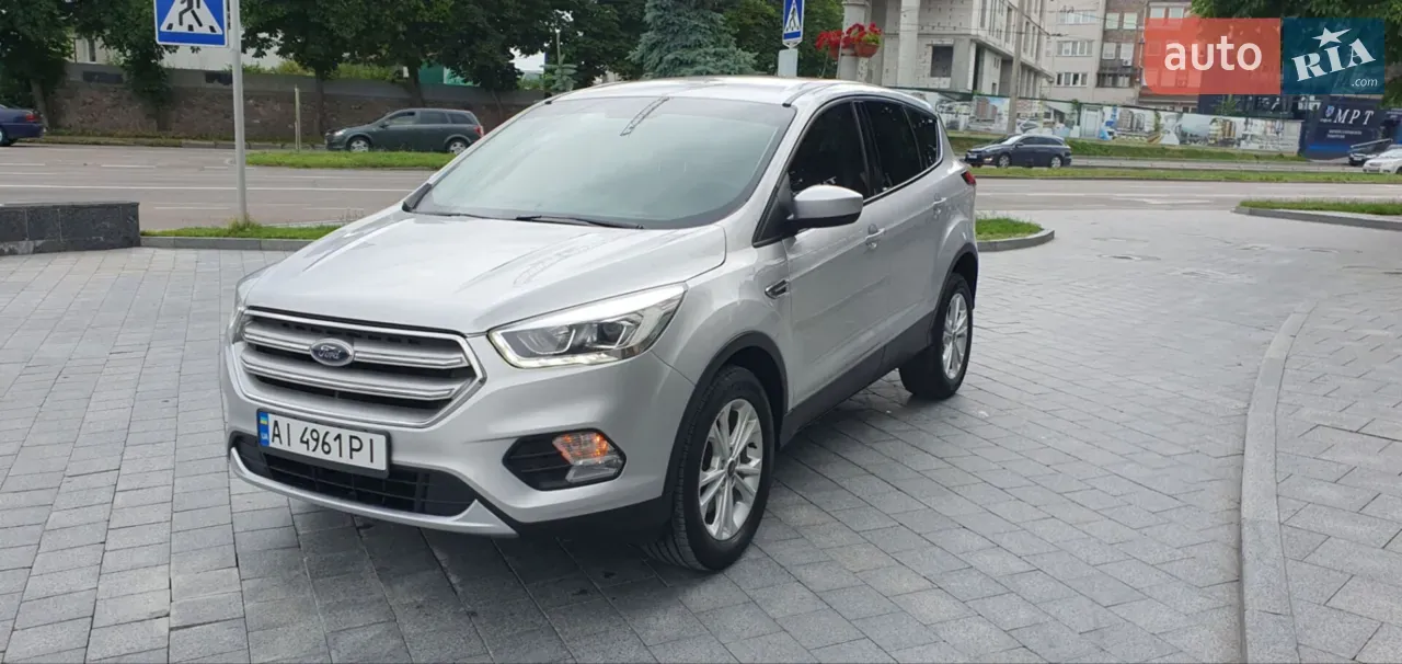Ford Escape 2018 photo 2