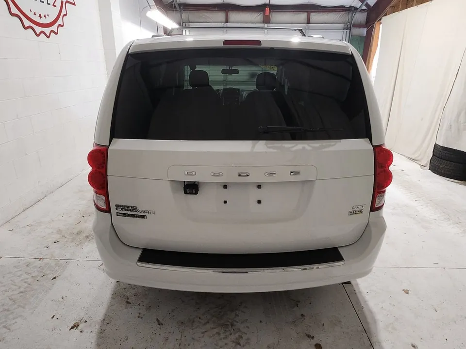 Dodge Grand Caravan 2014 photo 3