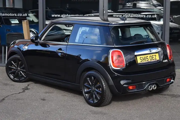 Mini Cooper S 2015 photo 2