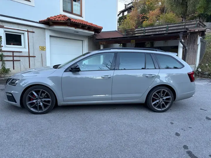 Skoda Octavia 2019 photo 2