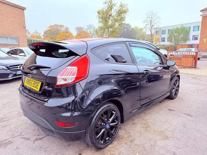Ford Fiesta 2015 photo 4