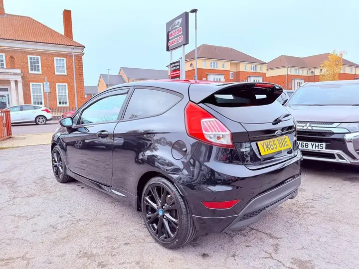 Ford Fiesta 2015 photo 5
